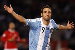 羽毛球苏迪曼杯：中国队4比0横扫日本 实现苏杯三连冠